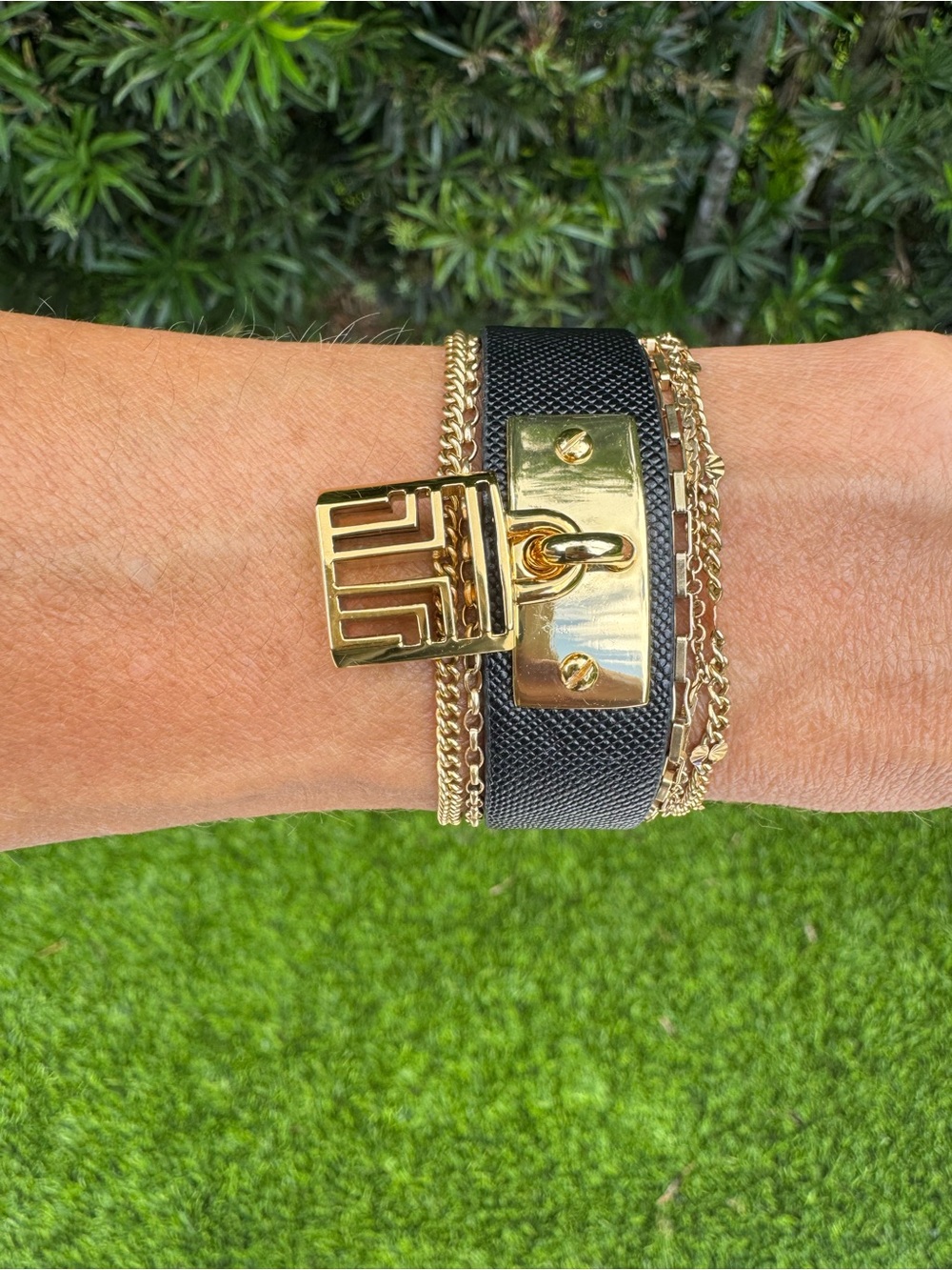 Authentic Tory Burch Black Textured Leather & Gold Logo Lock Bracelet - Picture 4 of 13